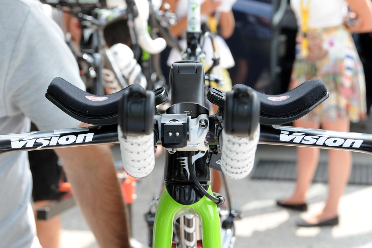 Nairo Quintana bike, Vision tri bars, front view, Tour de France 2013, stage 17, pic: ©Roz Jones, used with permission